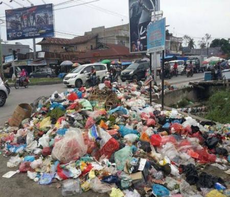Ilustrasi pengelola sampah, PT Bina Riau Sejahtera bakal dipanggil DPRD Kota Pekanbaru (foto/int)